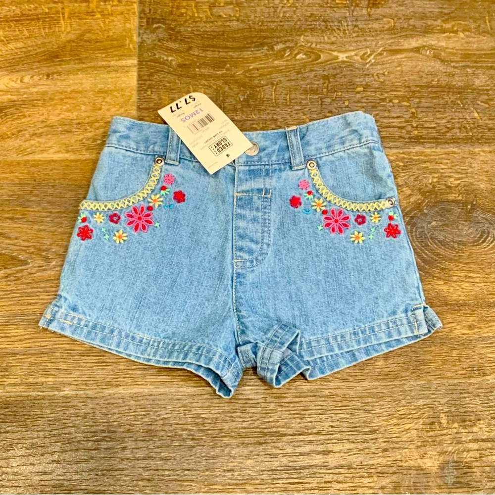 🌸 Bundle of Two Pairs of 12 Months Little Girl Shorts New with Tags 🌸